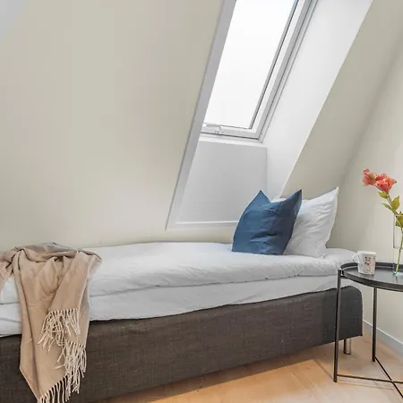 Апартаменти Big House With Ocean View Close To City Center! Берген